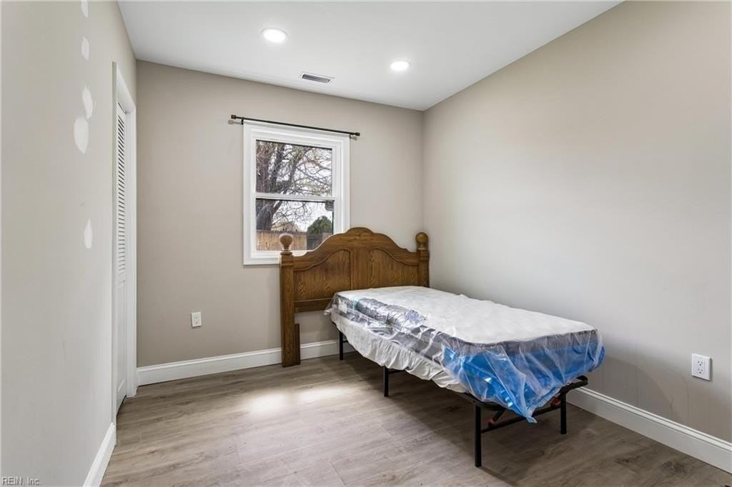 1428 24th St #B - Photo 7 of 9