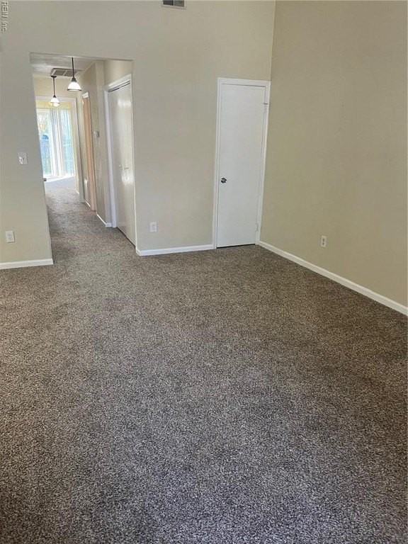 576 Peregrine St - Photo 2 of 13