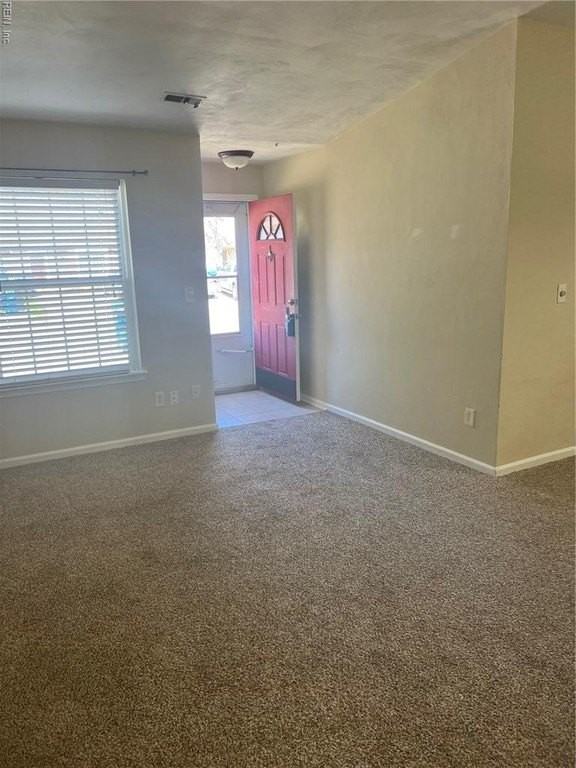 576 Peregrine St - Photo 4 of 13