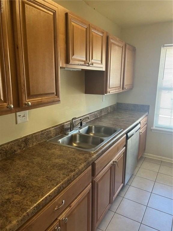 576 Peregrine St - Photo 5 of 13