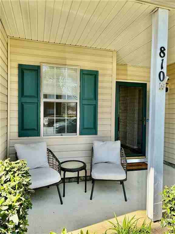 810 Holbrook Dr - Photo 2 of 31