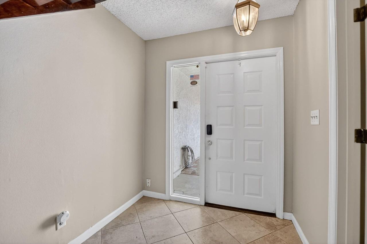 243 Nw 45th Ave Unit 243 - Photo 2 of 32