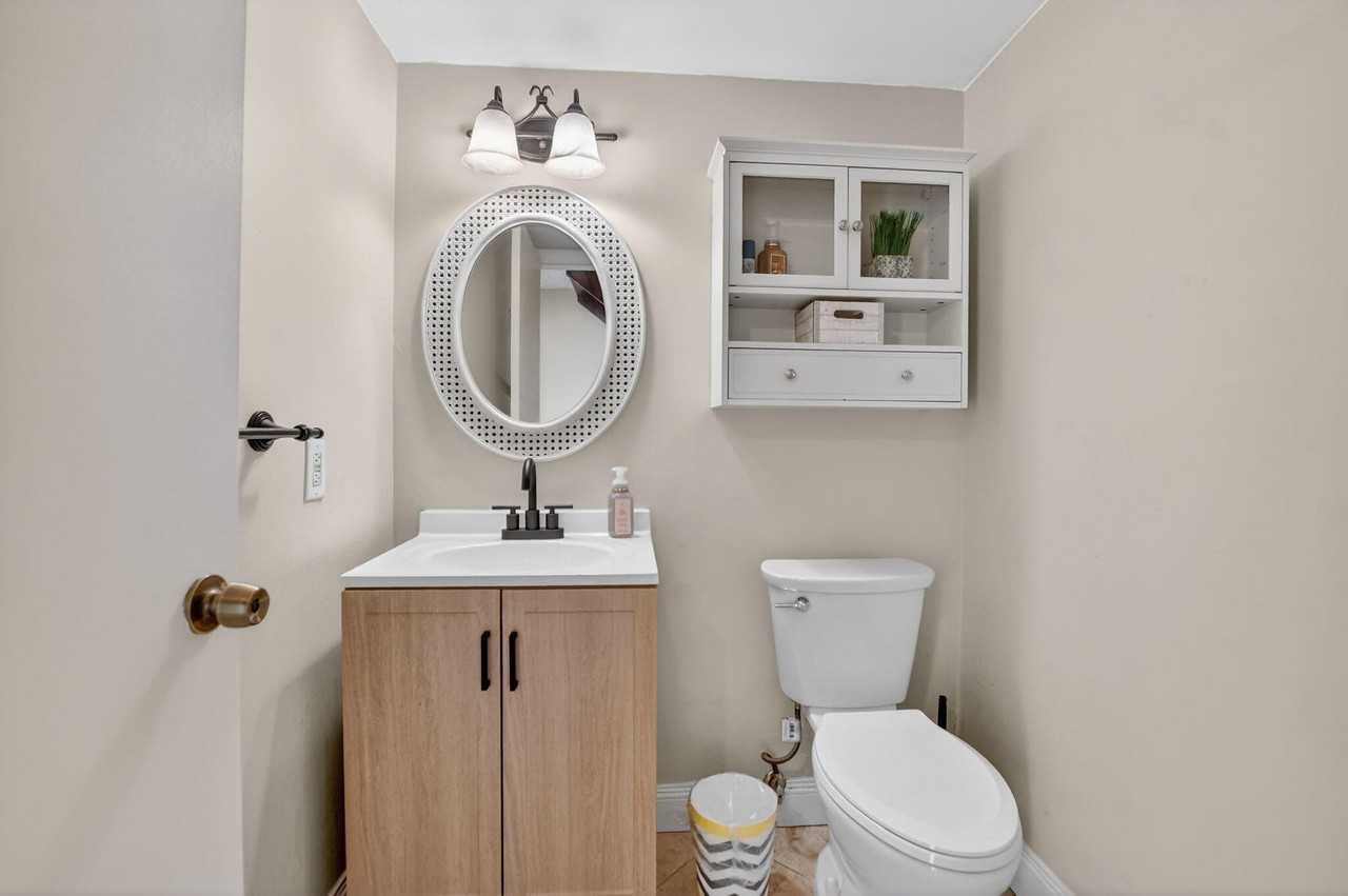 243 Nw 45th Ave Unit 243 - Photo 4 of 32