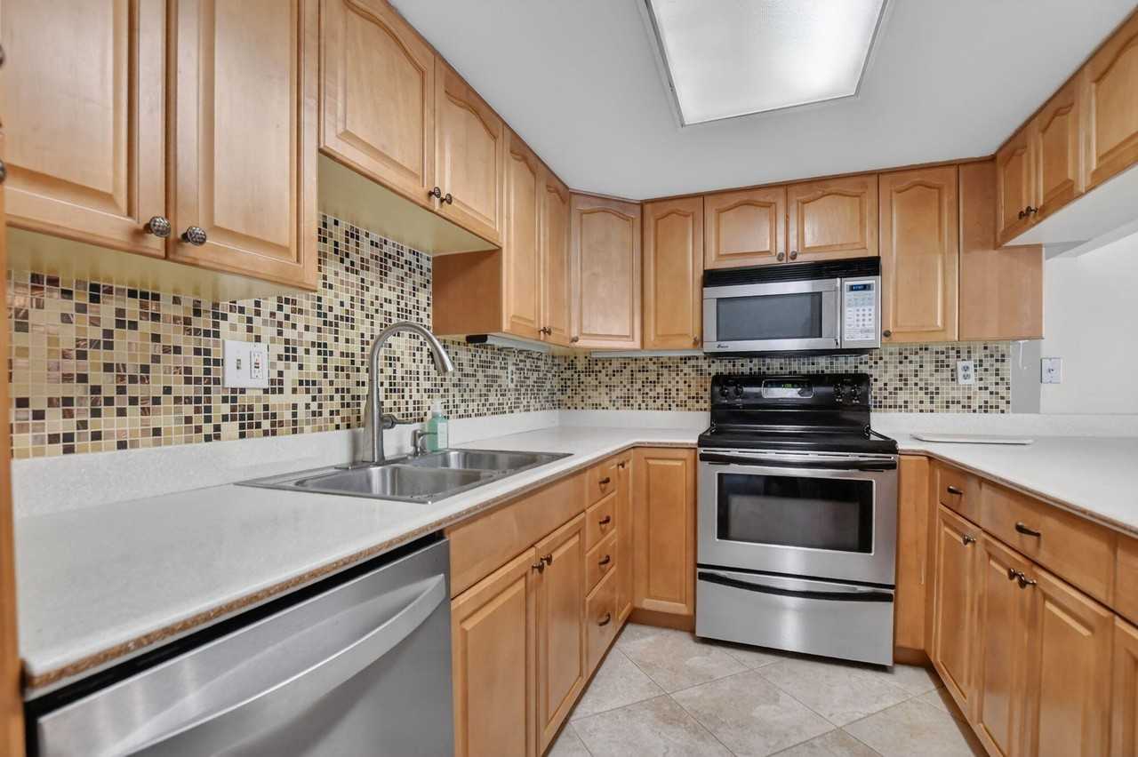 243 Nw 45th Ave Unit 243 - Photo 6 of 32