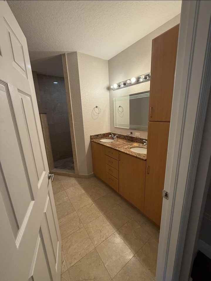 1620 Presidential Way Apt 210 - Photo 6 of 11