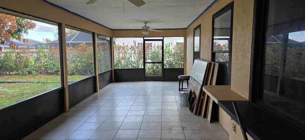 2722 Sw District Ave - Photo 3 of 5