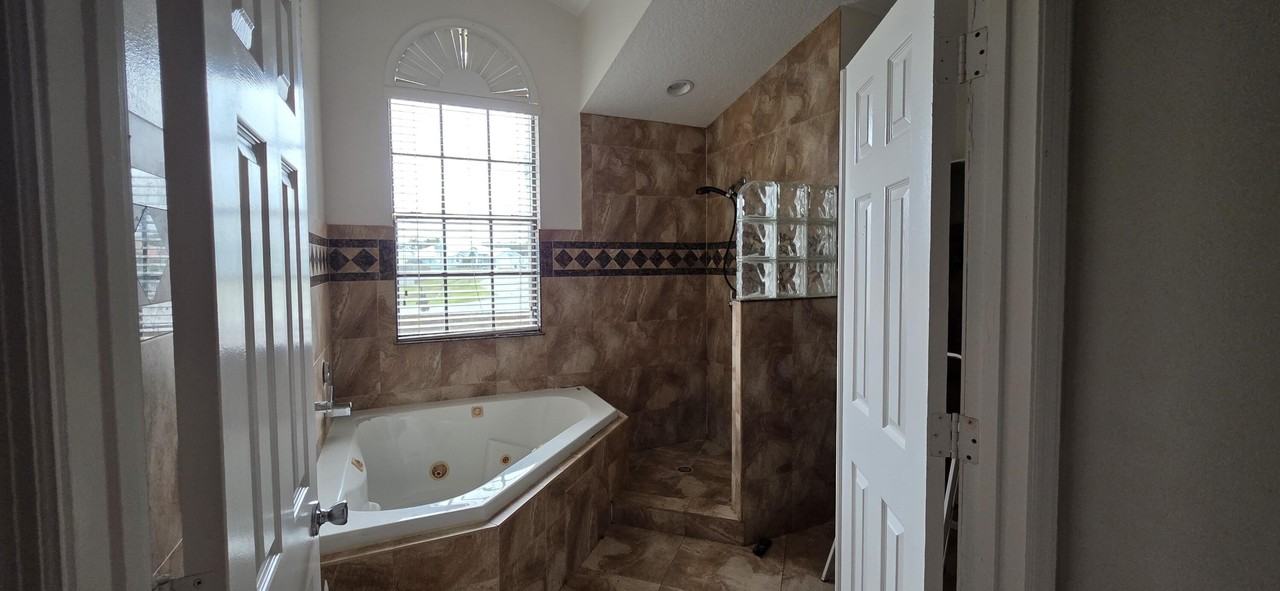 2722 Sw District Ave - Photo 4 of 5