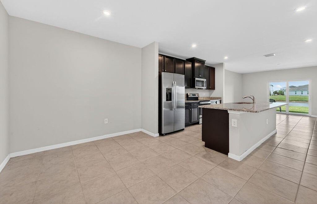 9449 Sw Libertas Way - Photo 7 of 48