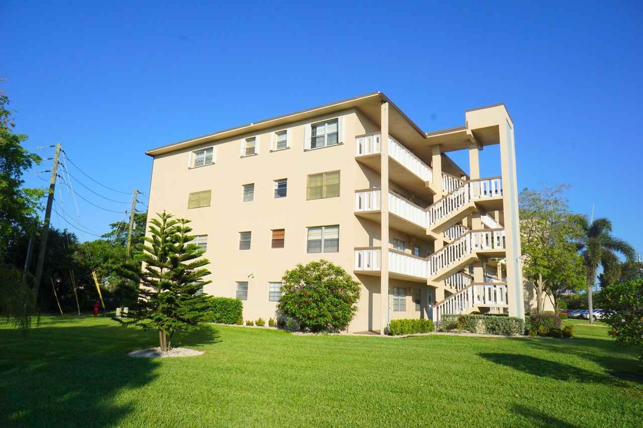 401 Southampton A Unit 401 - Photo 2 of 36