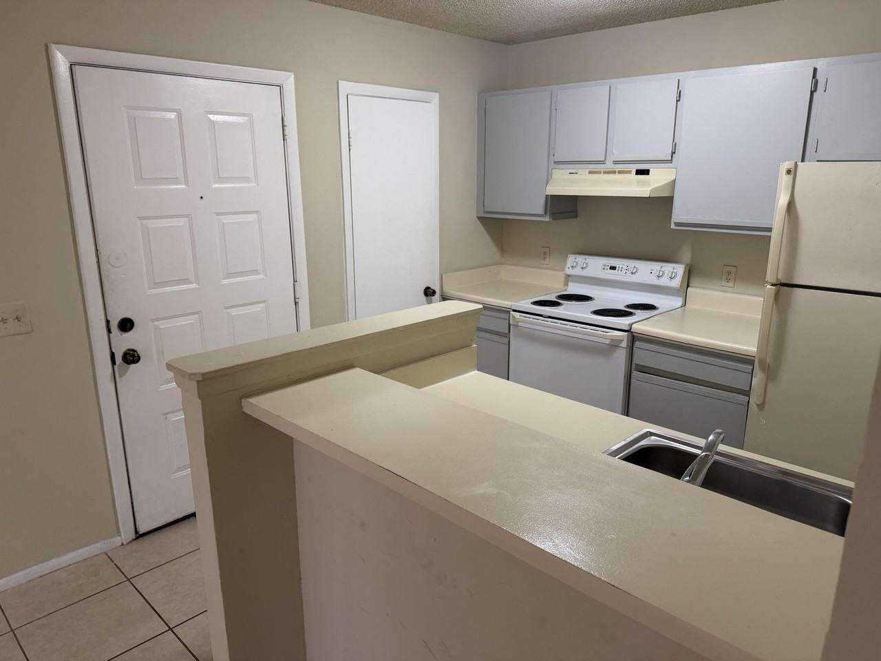 4441 W Mcnab Rd #13 - Photo 2 of 7