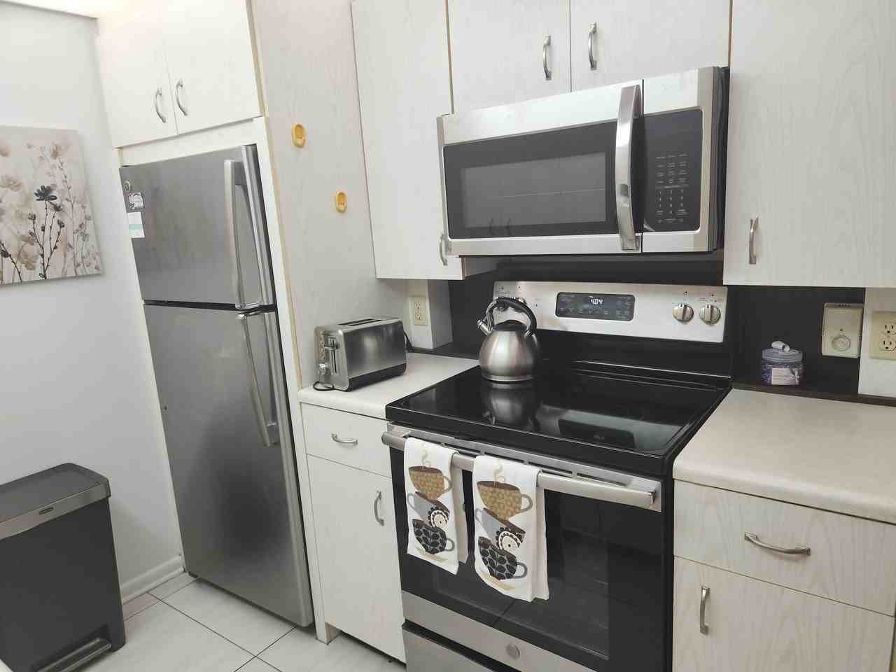 3059 Ainslie A Unit D - Photo 3 of 35