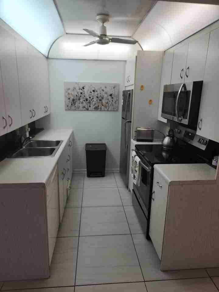 3059 Ainslie A Unit D - Photo 5 of 35