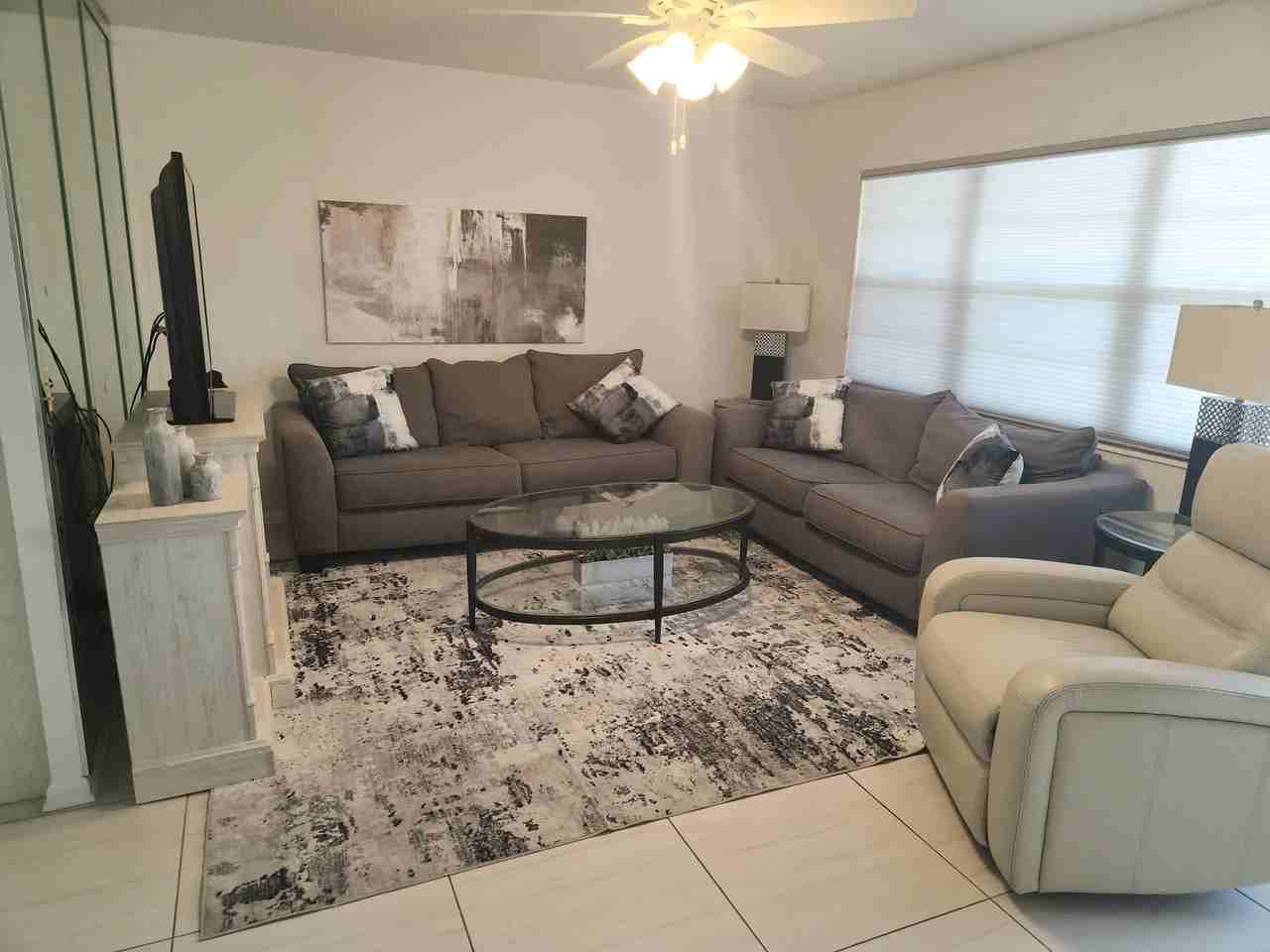 3059 Ainslie A Unit D - Photo 6 of 35