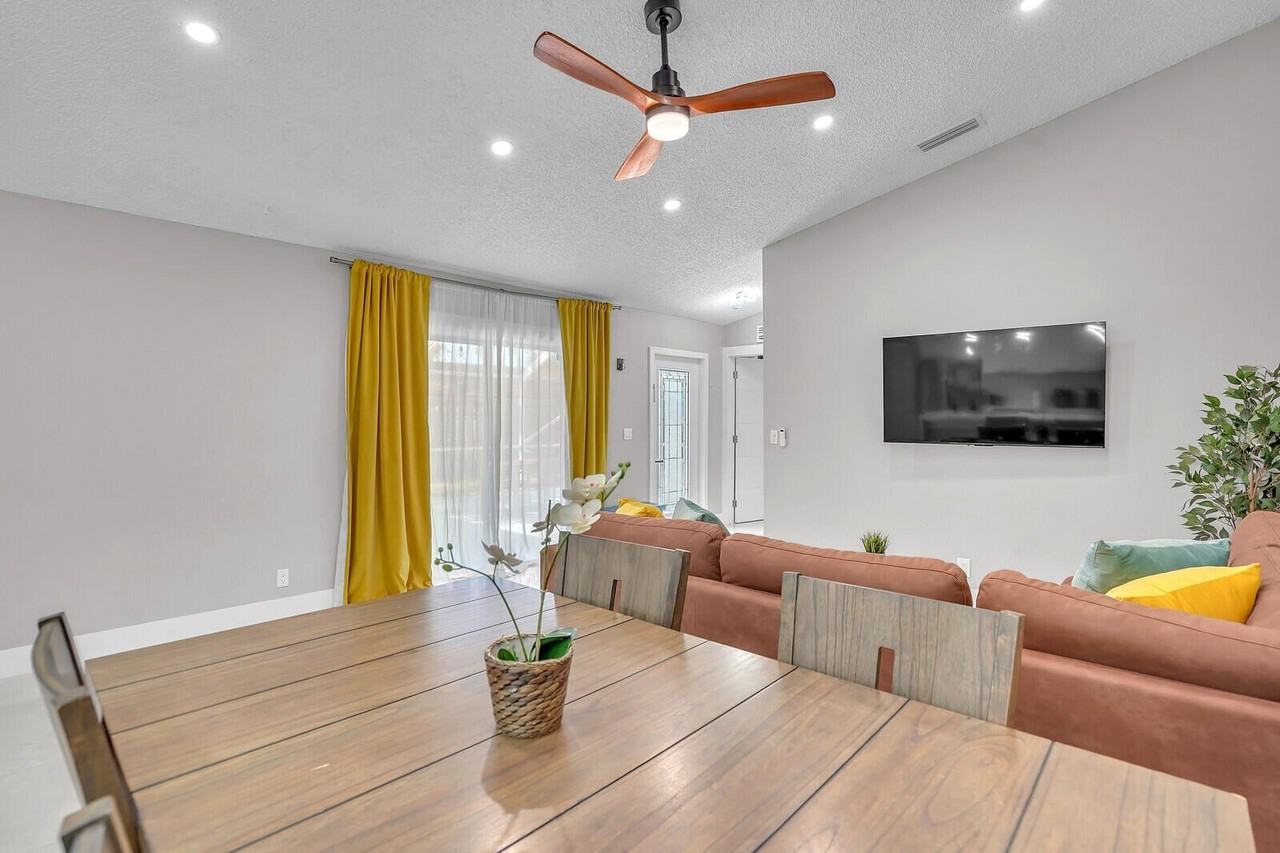 1329 Periwinkle Pl - Photo 4 of 17