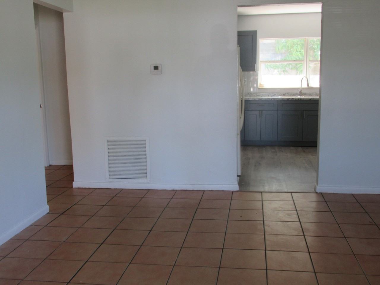 1221 Sw 11th Ave Apt B - Photo 5 of 10