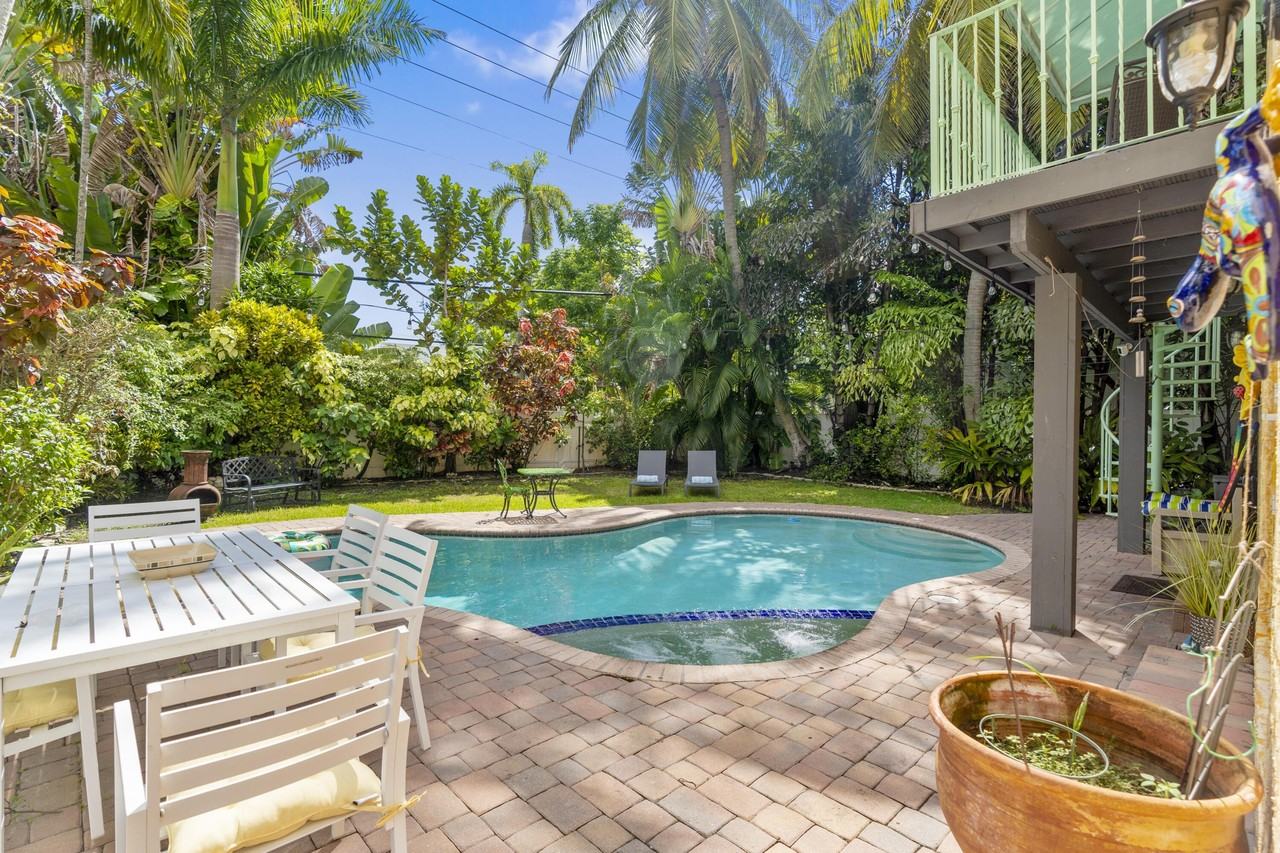 614 Se 5th Ct - Photo 3 of 46