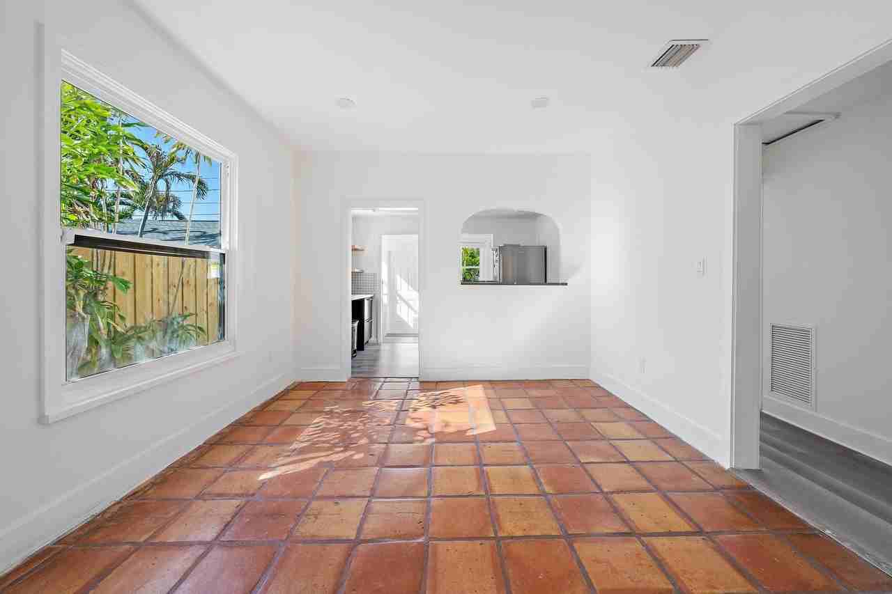 429 48th St - Photo 7 of 29