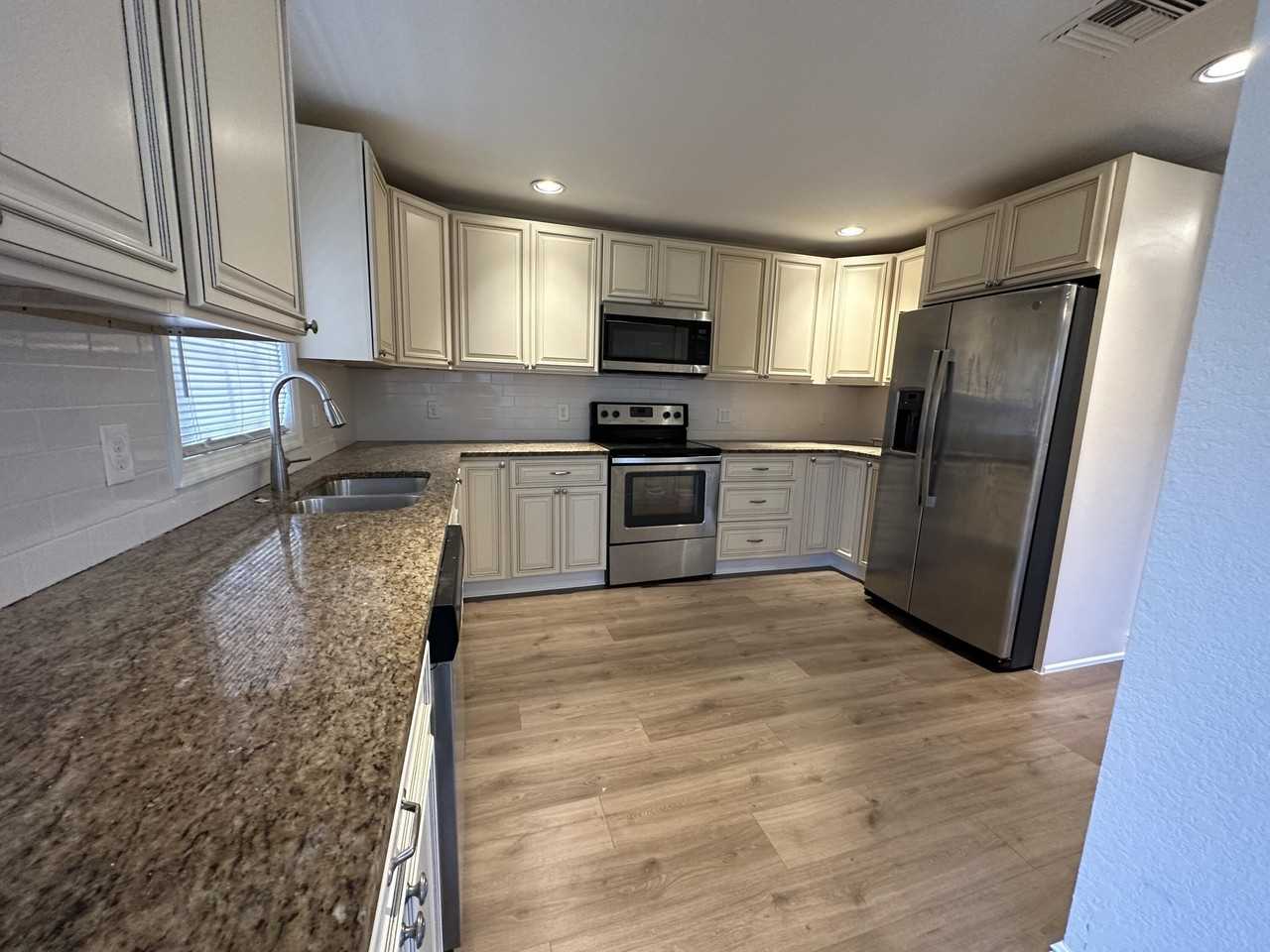 340 Walton Blvd - Photo 2 of 12