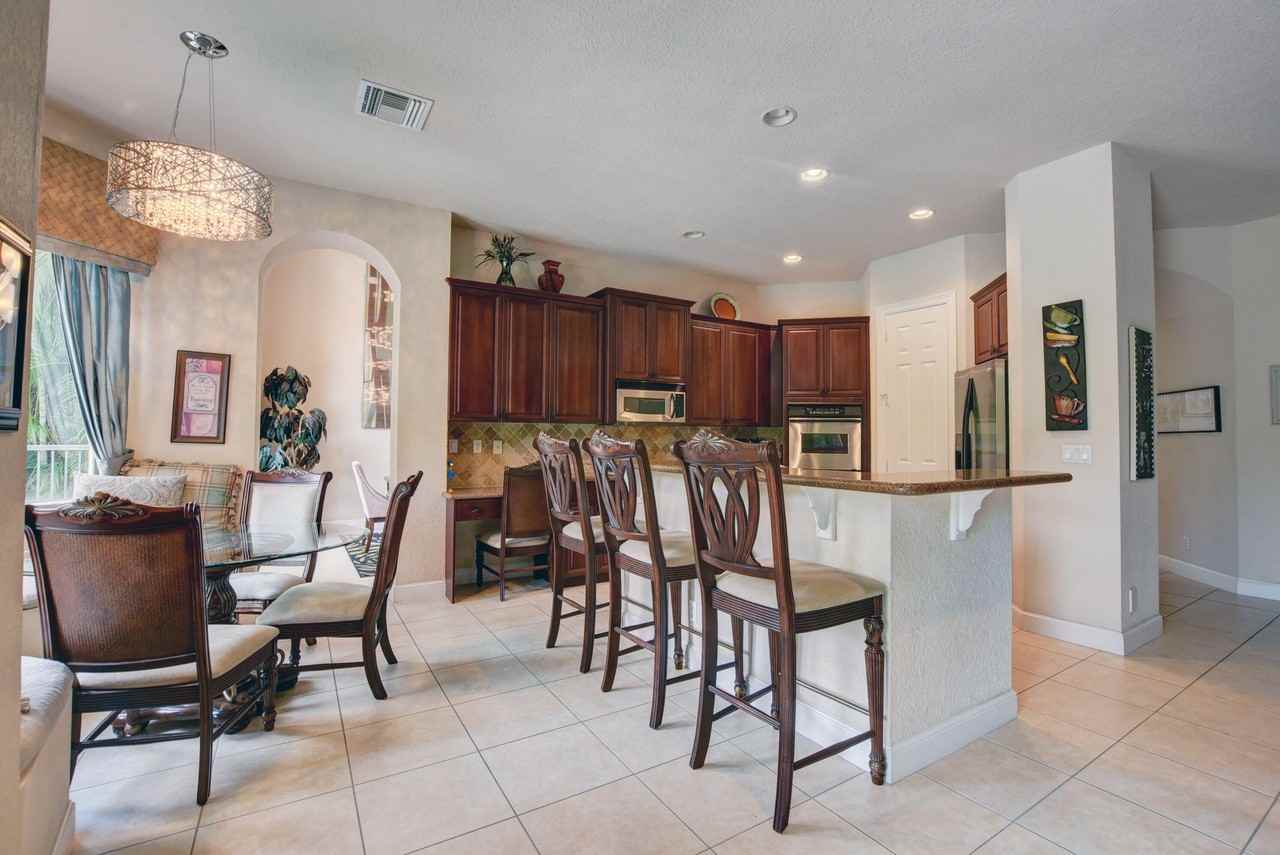 3424 Collonade Dr - Photo 5 of 26