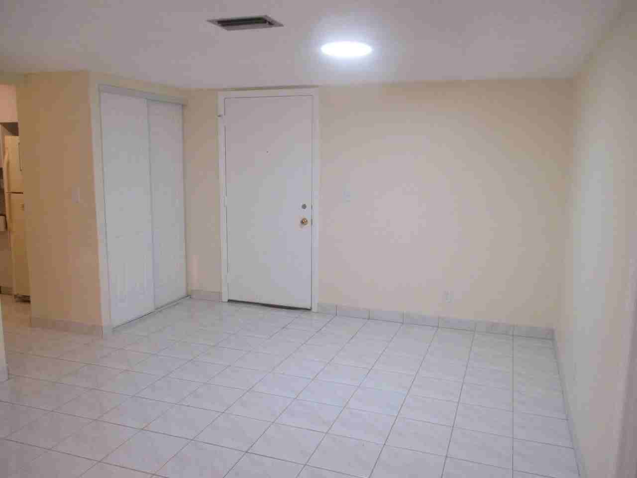 200 Lake Carol Dr - Photo 7 of 39