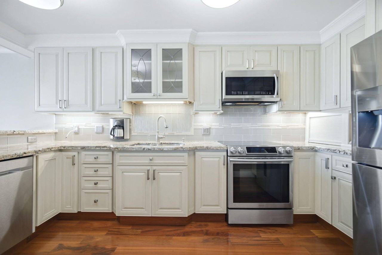 2901 S Palm Aire Dr - Photo 2 of 35