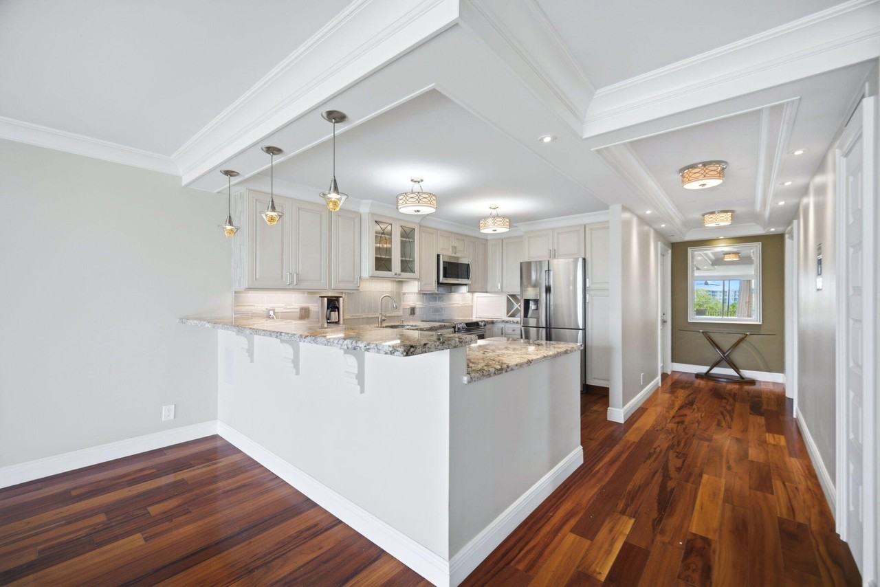 2901 S Palm Aire Dr - Photo 5 of 35