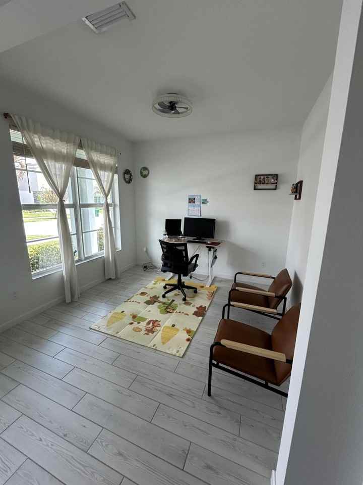 12808 Sw Eleanor Dr - Photo 3 of 30