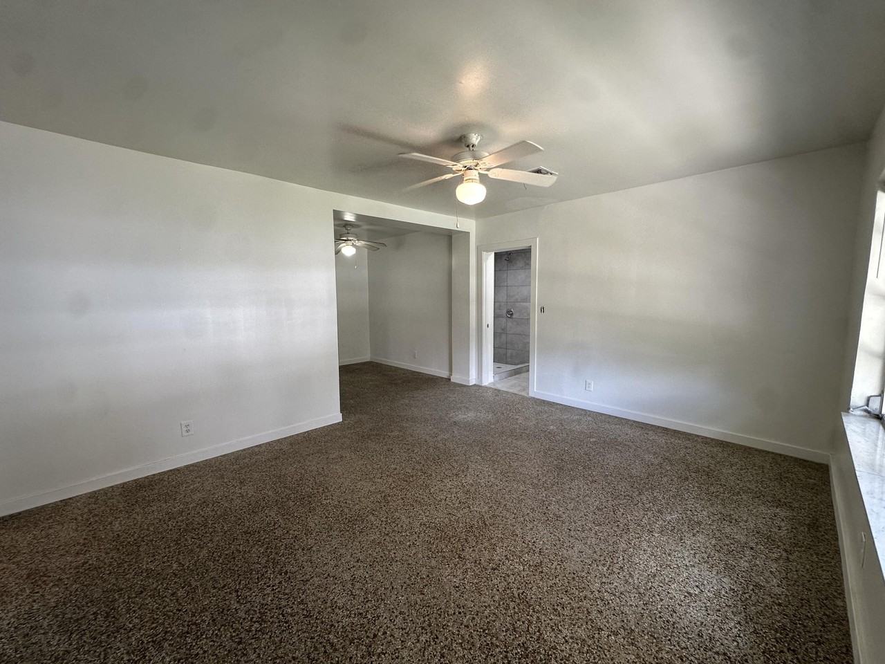 308 Se 22nd St - Photo 5 of 13