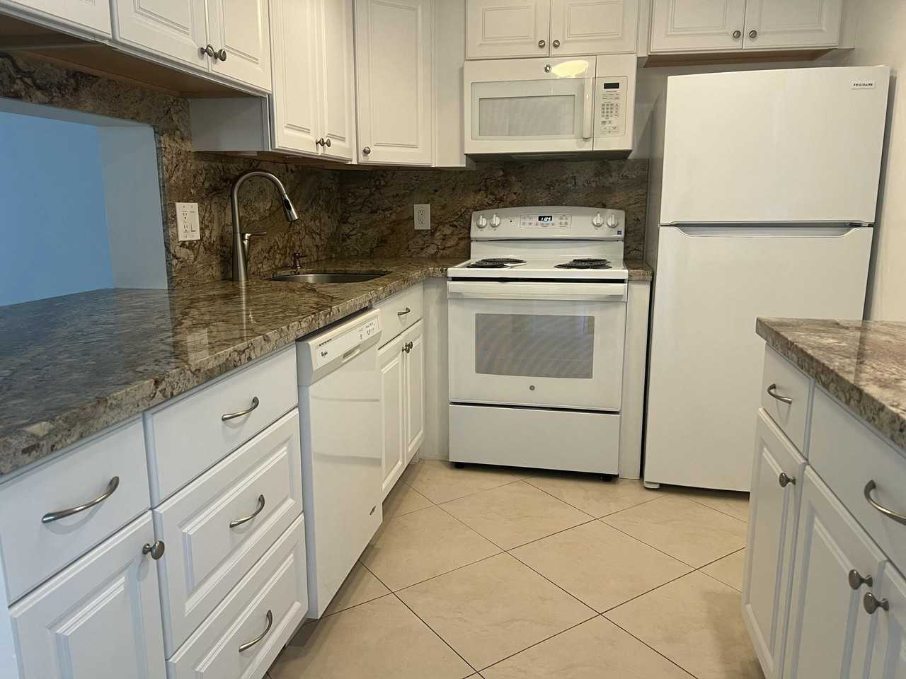 2615 Ne 3rd Ct #213 - Photo 2 of 36