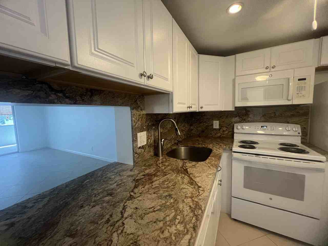 2615 Ne 3rd Ct #213 - Photo 4 of 36