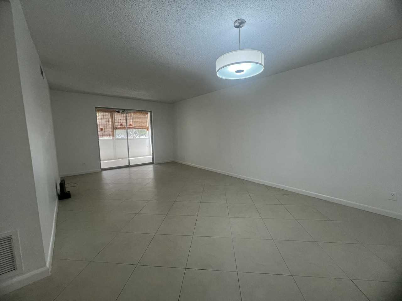 2615 Ne 3rd Ct #213 - Photo 6 of 36