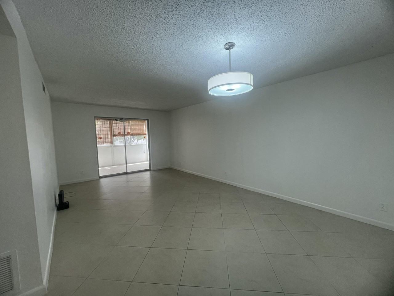 2615 Ne 3rd Ct #213 - Photo 7 of 36