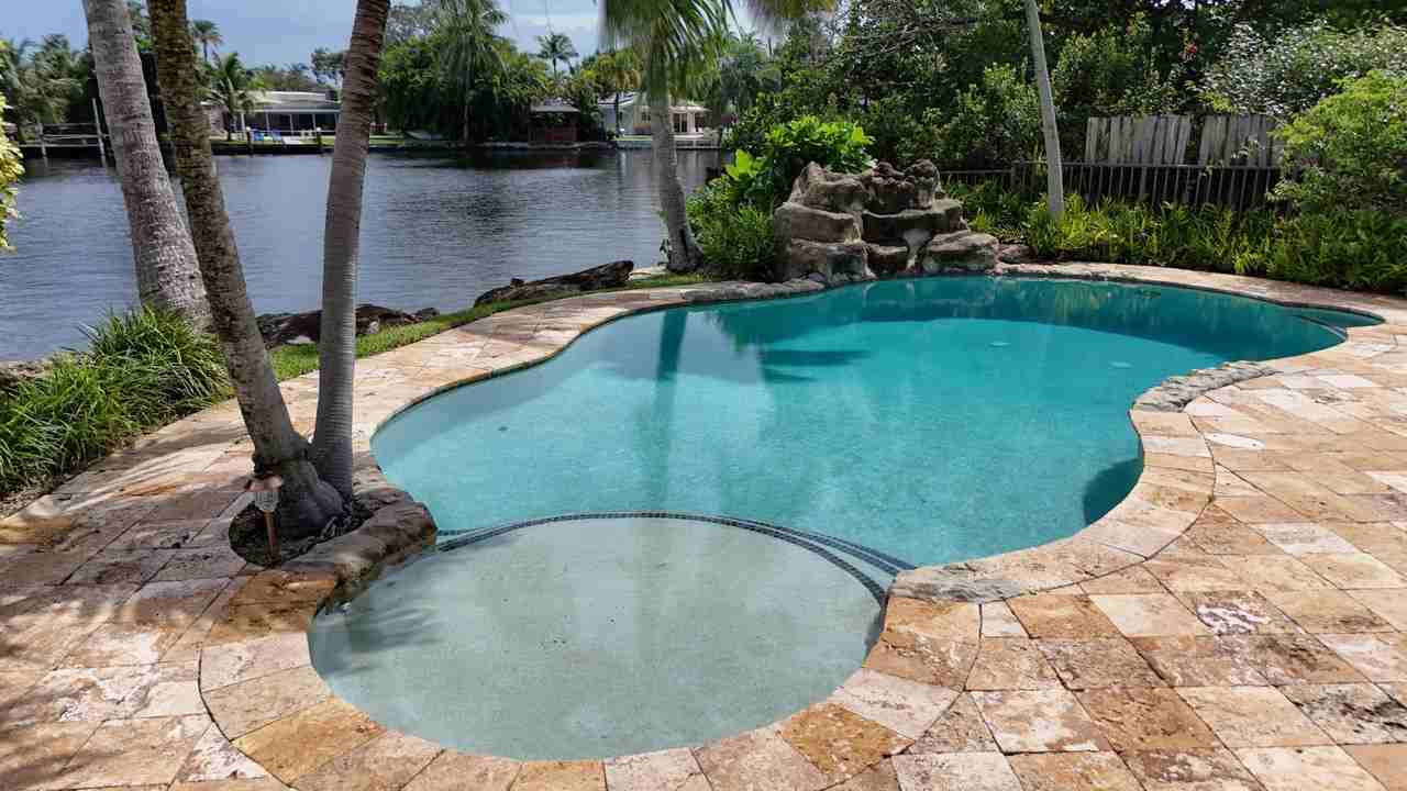 1925 Coral Gardens Dr - Photo 2 of 26