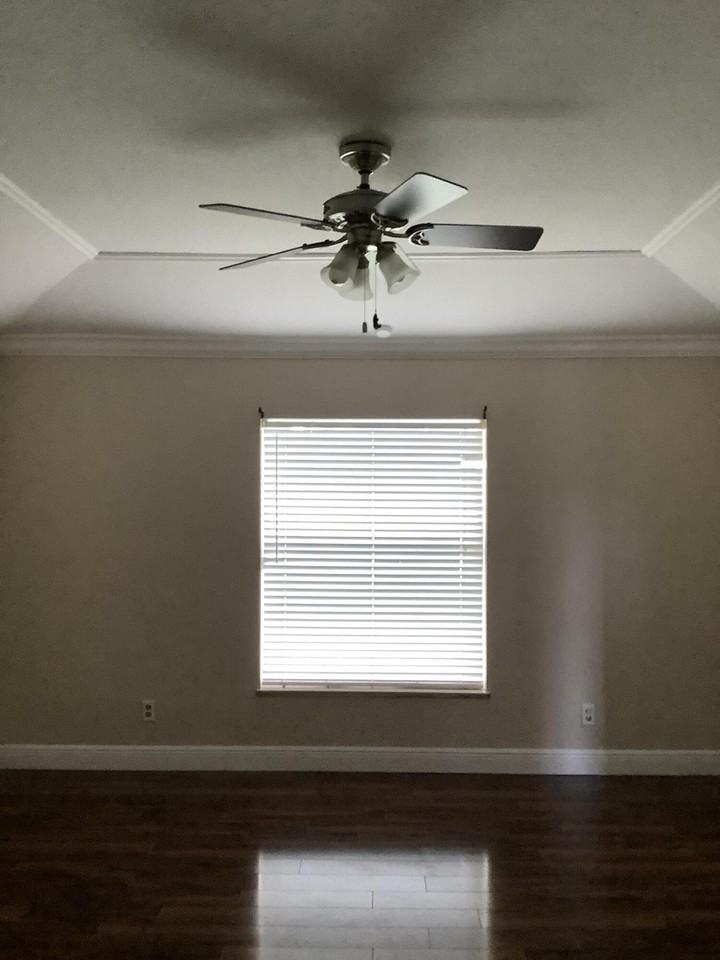 5828 Nw Dana Cir - Photo 4 of 12