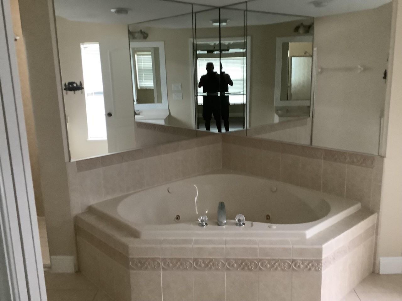 5828 Nw Dana Cir - Photo 5 of 12