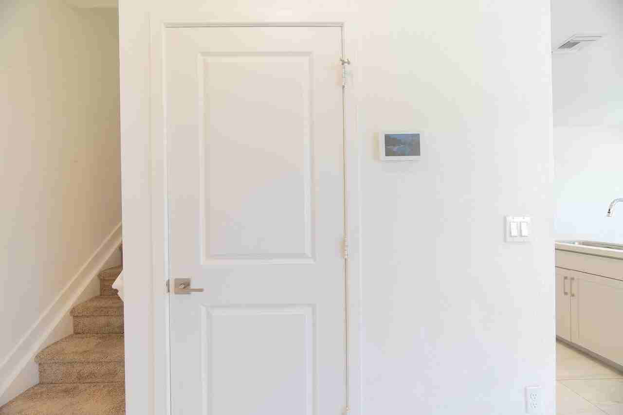 8618 Via Mar - Photo 2 of 26