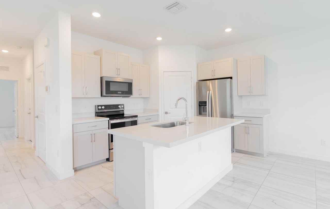 8618 Via Mar - Photo 4 of 26