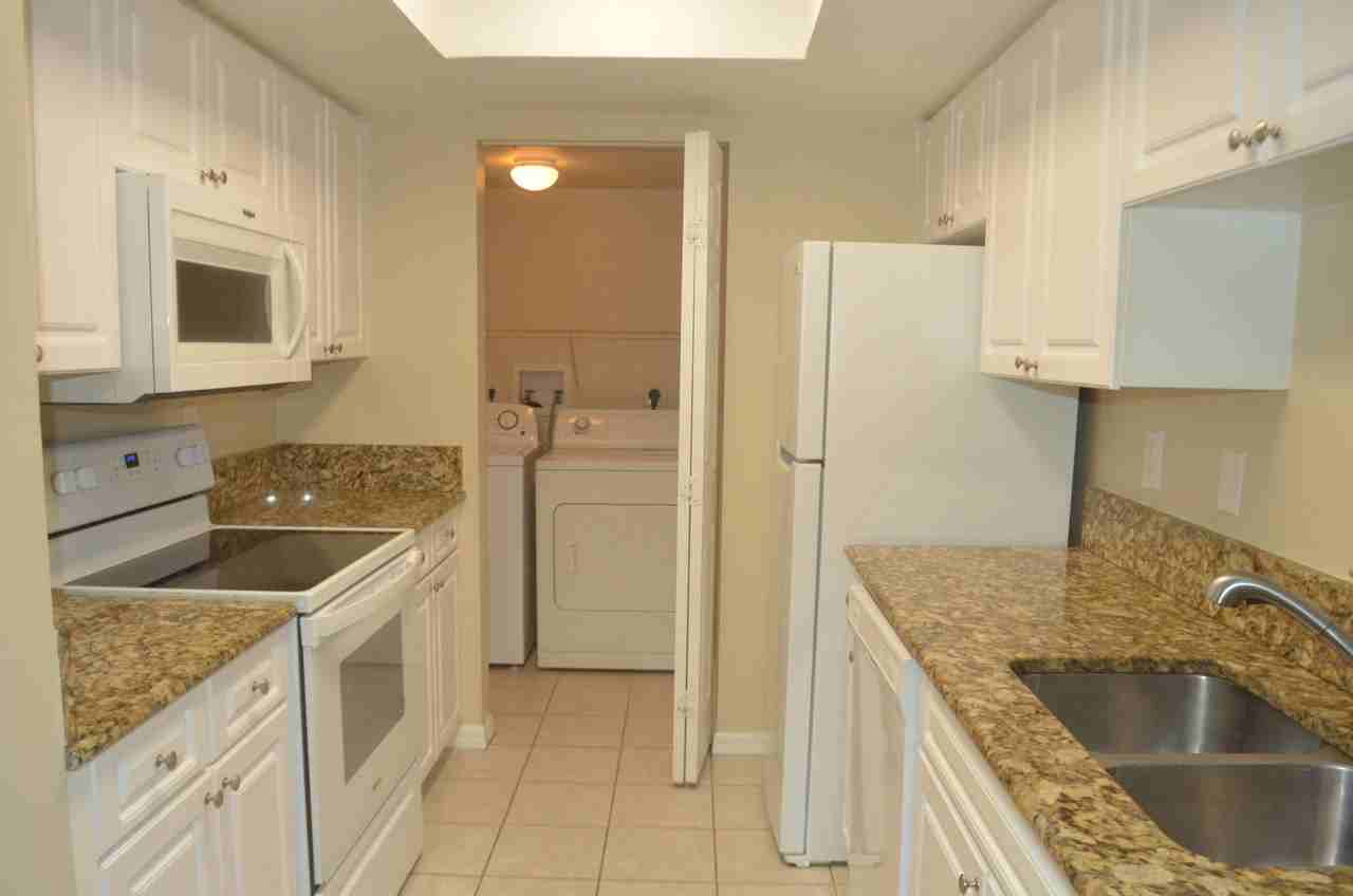 900 Crestwood Ct S Apt 908 - Photo 5 of 21