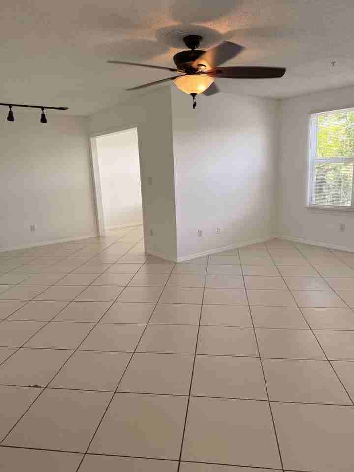 2313 N Congress Ave Apt 26 - Photo 6 of 13