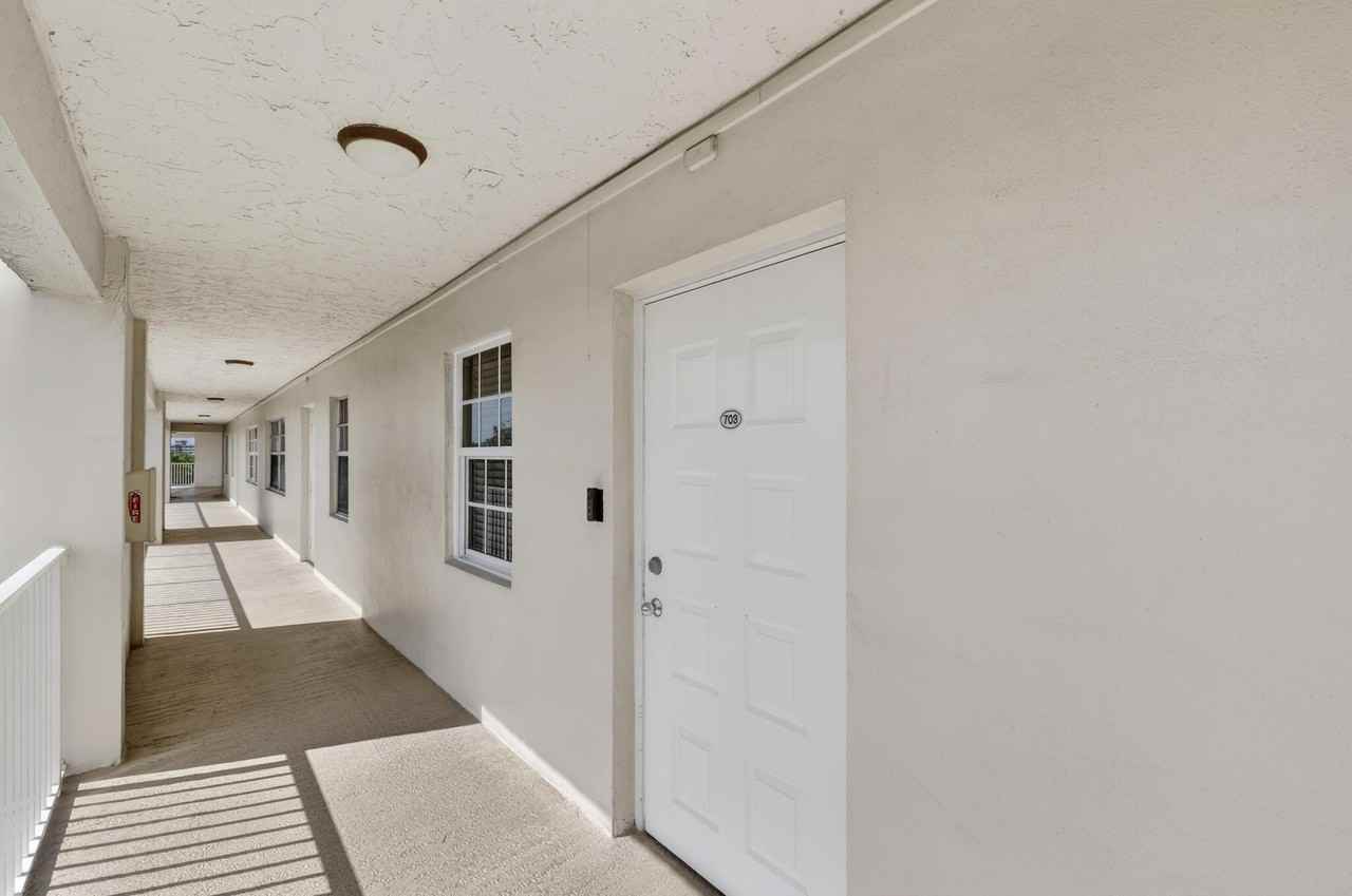3499 Oaks Way #703 - Photo 5 of 36