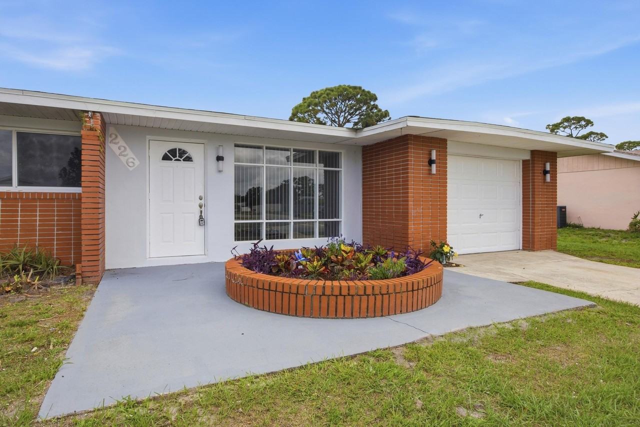 226 Sw Reynolds Ave - Photo 2 of 23