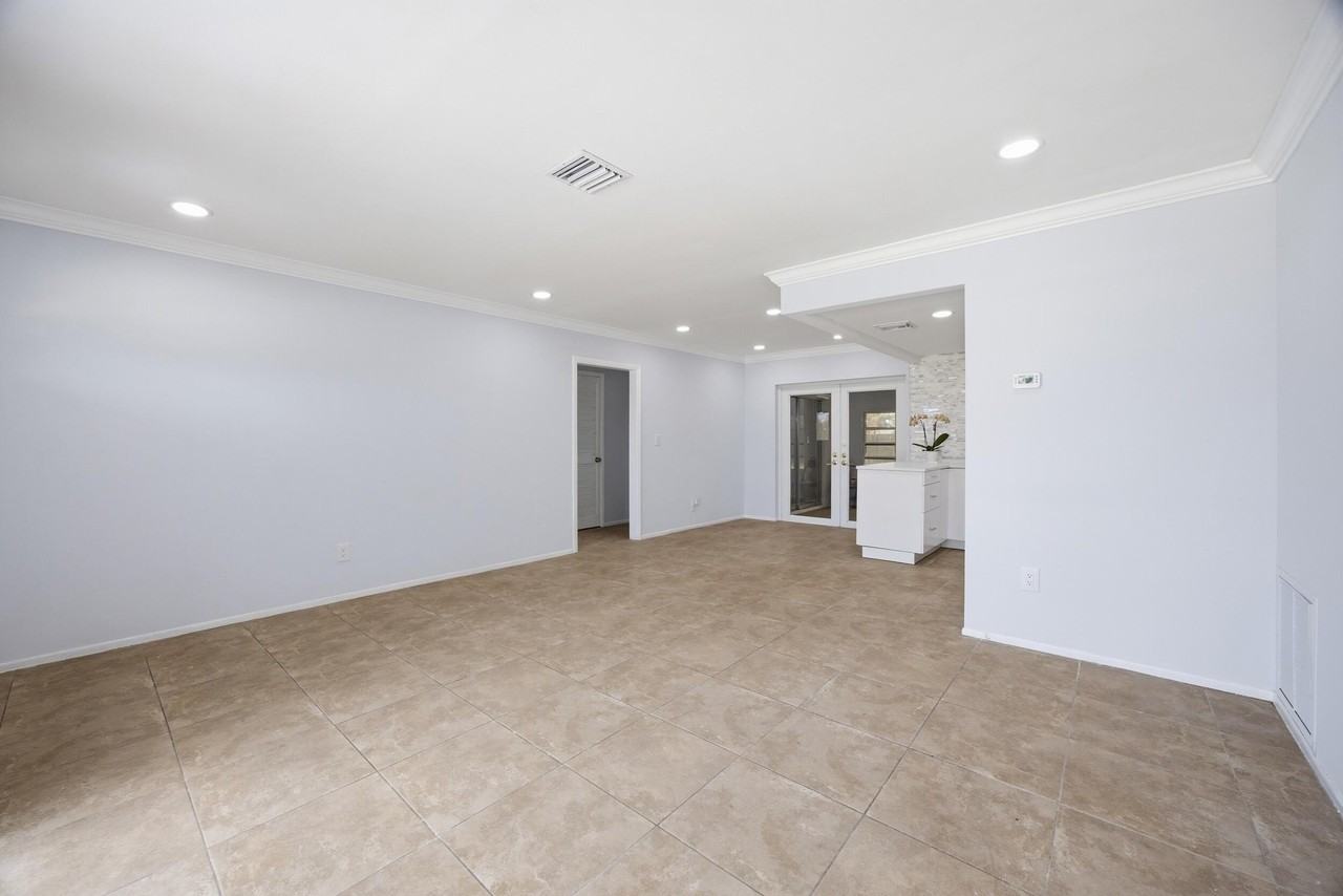 226 Sw Reynolds Ave - Photo 6 of 23