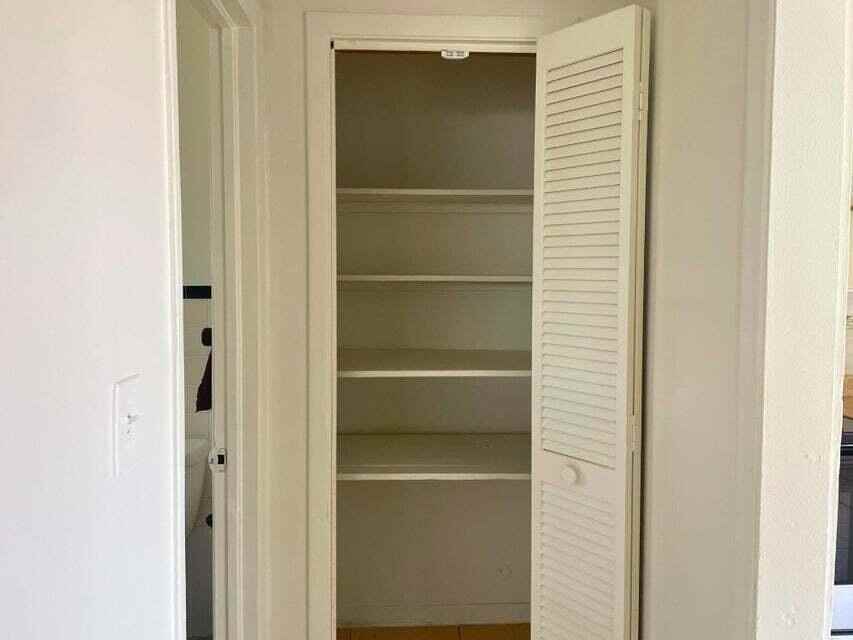 243 Se 24th Ave Unit A - Photo 6 of 9