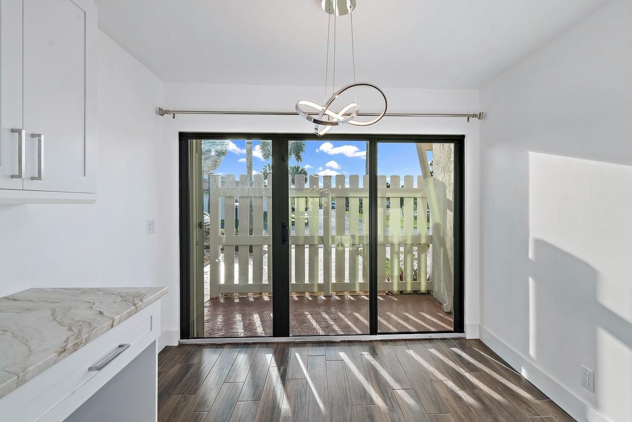 131 Palm Ave Apt 36 - Photo 3 of 26