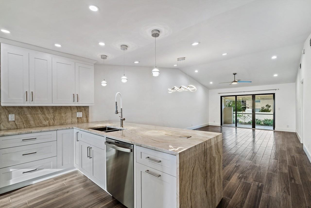 131 Palm Ave Apt 36 - Photo 4 of 26