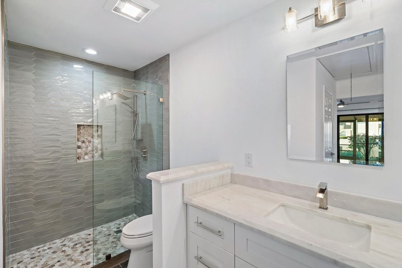 131 Palm Ave Apt 36 - Photo 7 of 26