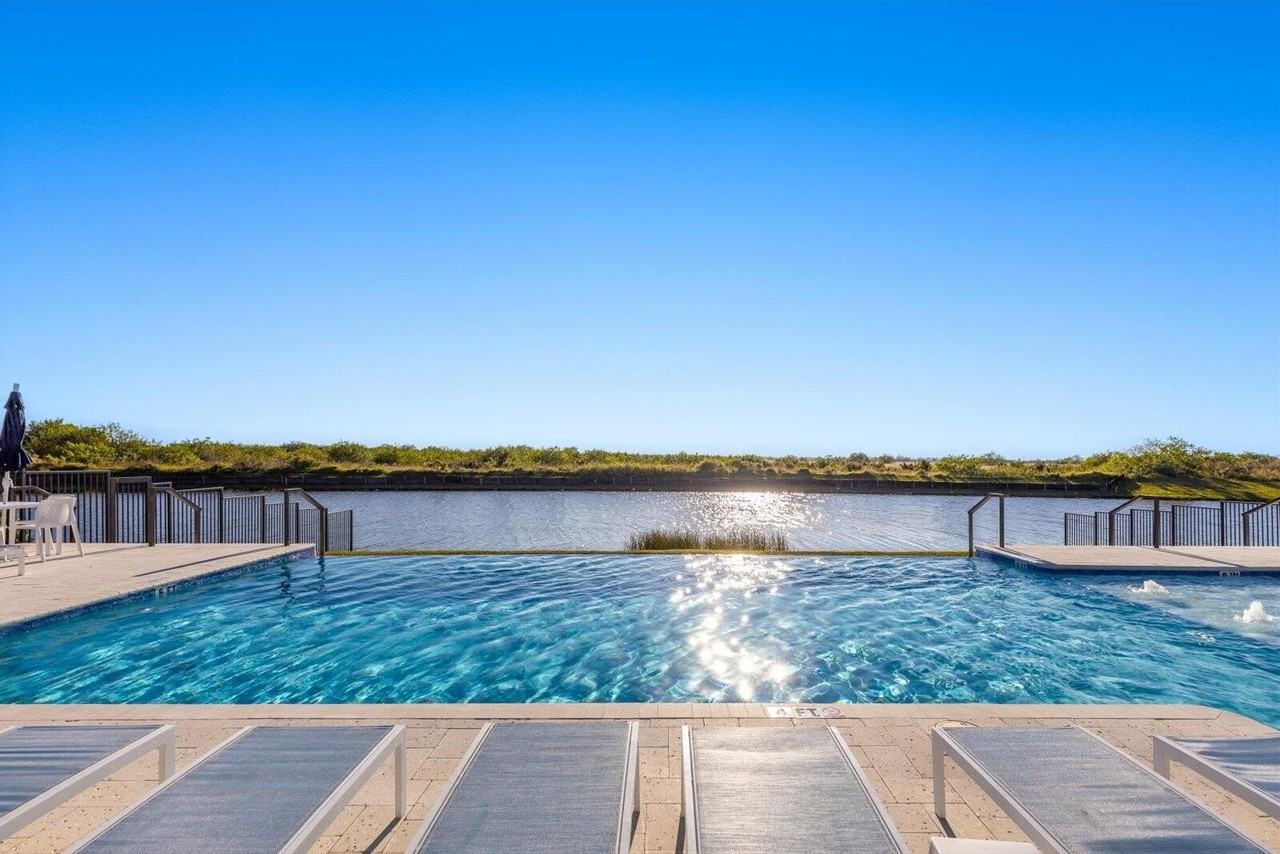 9165 Sw Remy Ln - Photo 3 of 43