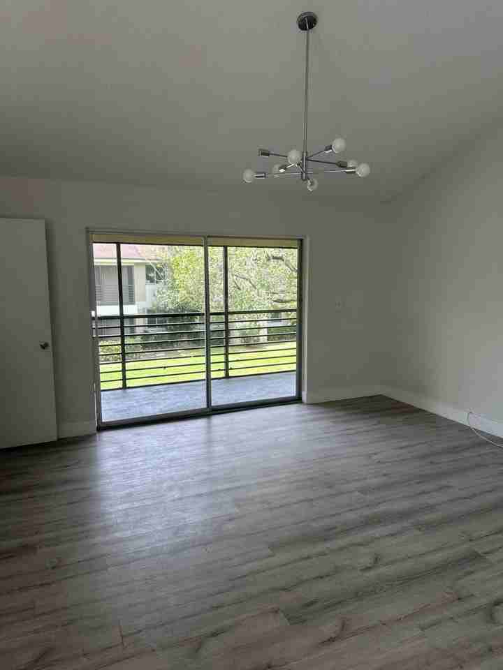 610 Gardens Dr Apt 203 - Photo 4 of 16