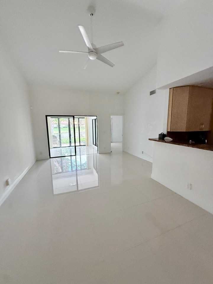 65 Centennial Ct - Photo 4 of 9