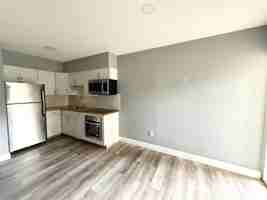 featured image of 800 Se 18th St Apt 2 #Apt 2